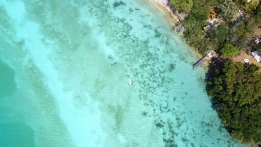 Bacalar-lagune-eau-sept-couleurs-image