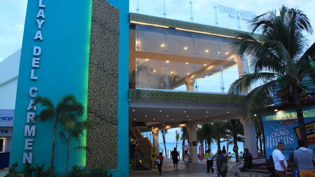 Terminal de ferry situé à Playa del Carmen